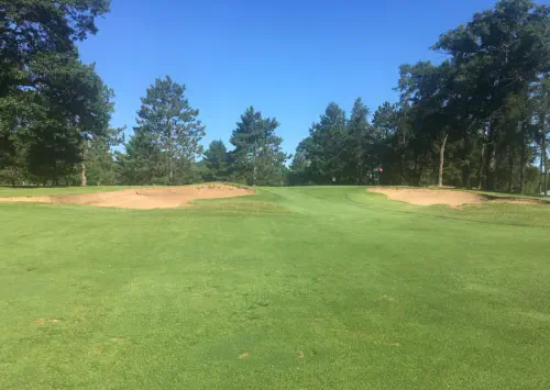 Hole 1 - The Road Hole - Oak Crest Golf Course